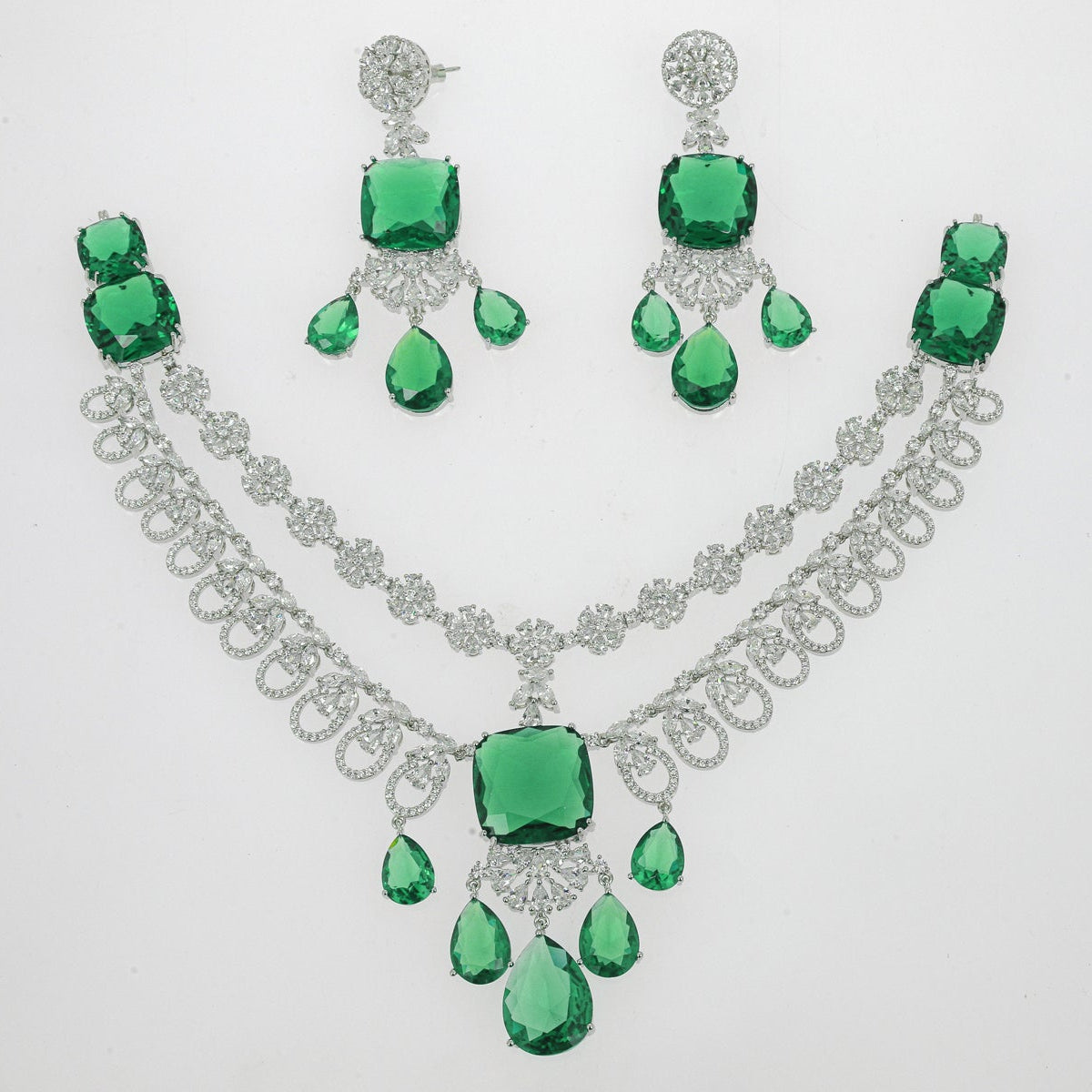 DIAMOND NECKLACE SET