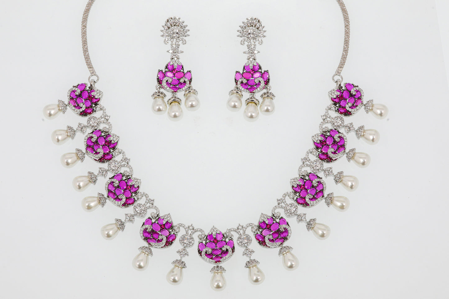 DIAMOND NECKLACE SET