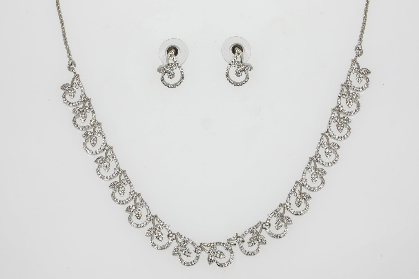 DIAMOND NECKLACE SET