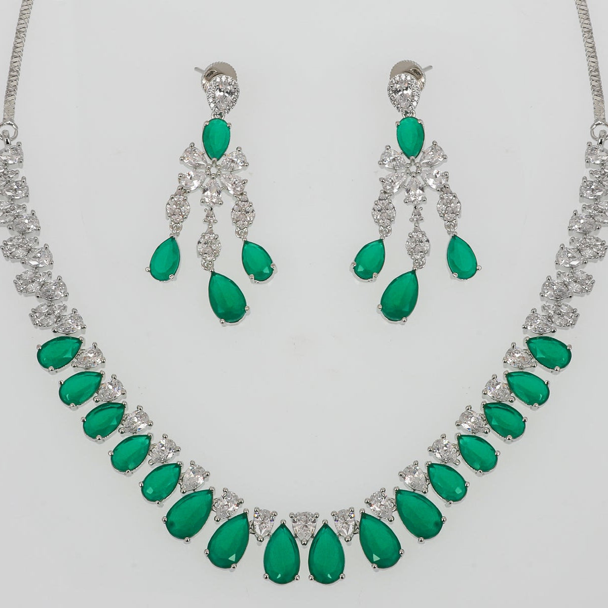 DIAMOND NECKLACE SET