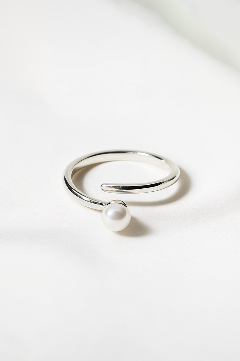 Minimal Pearl 92.5 Sterling Silver Ring