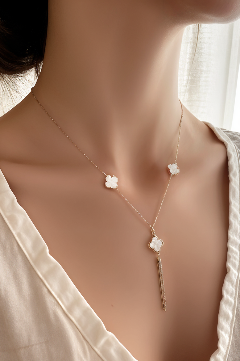 Moon Clover 92.5 Silver Chain