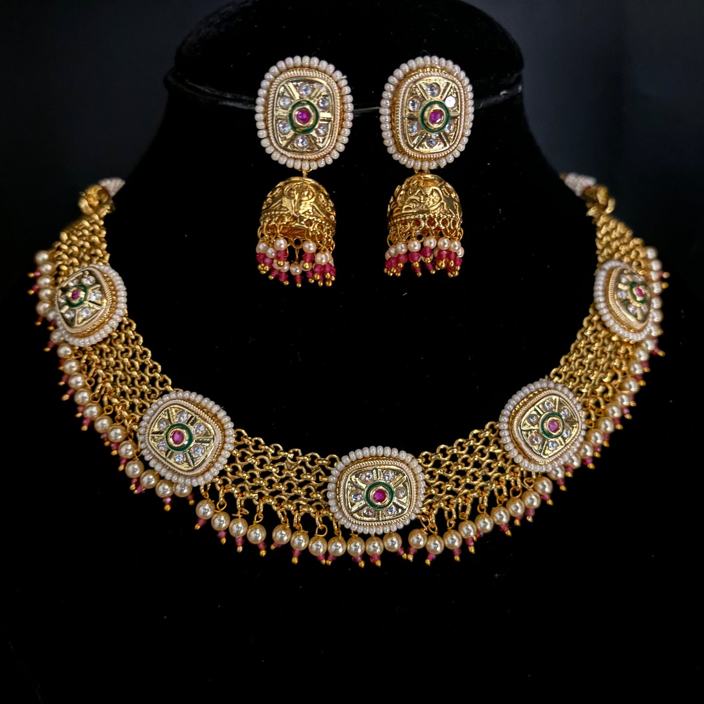 Majestic Glow Antique Necklace Set
