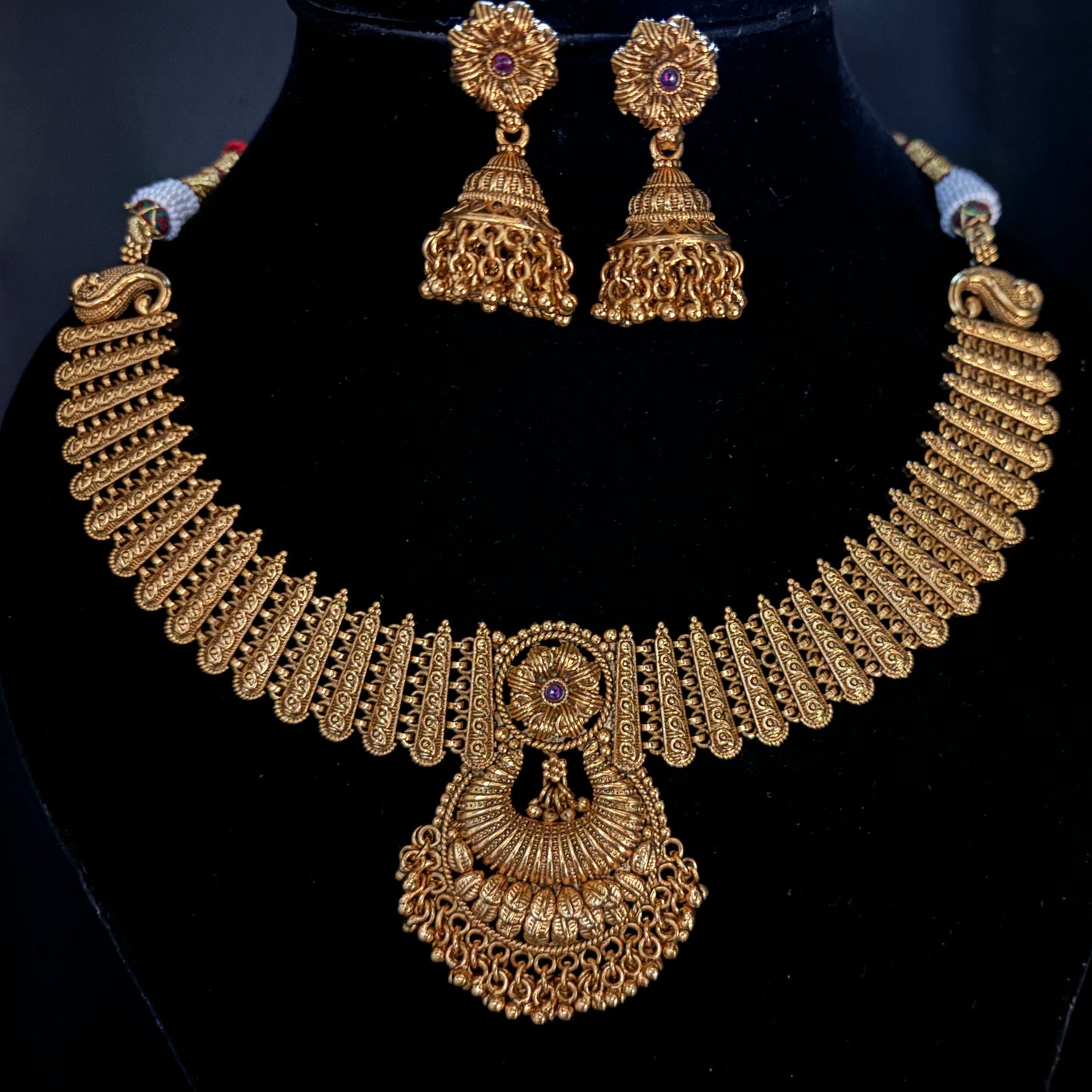 Classic Antique Necklace Set