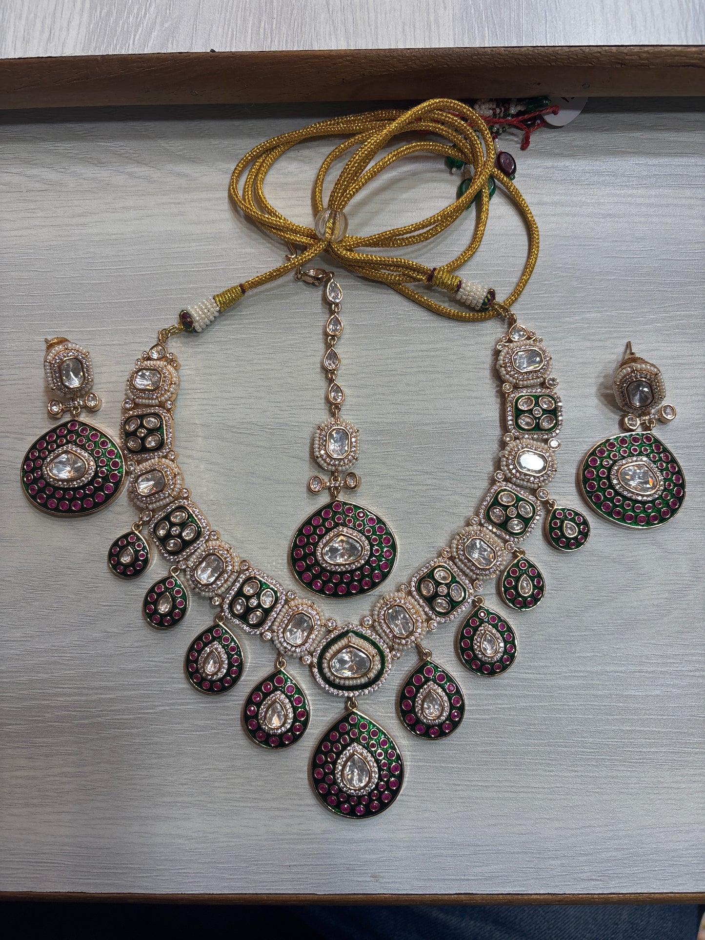 KUNDAN NECKLACE SET