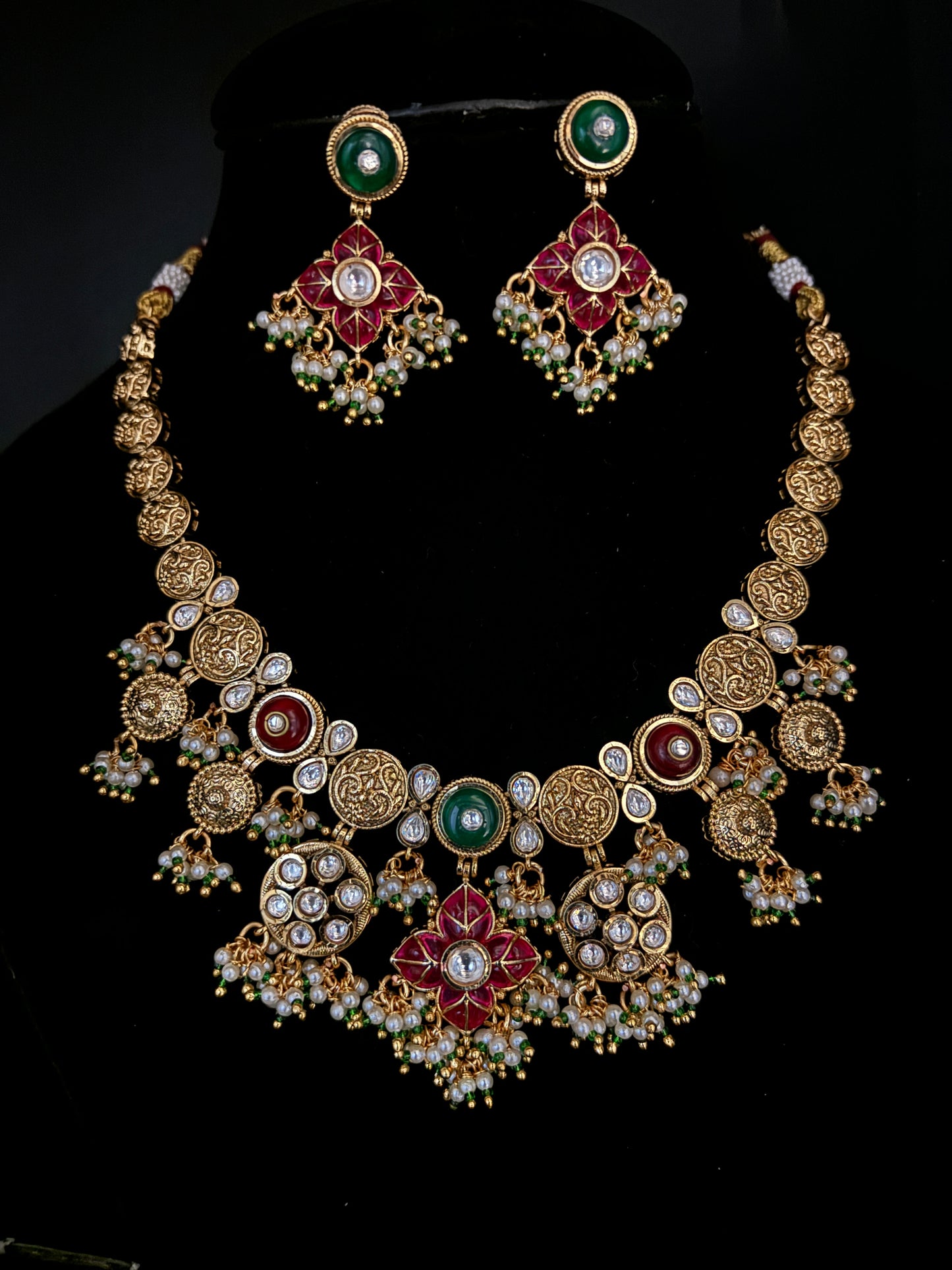 Stunning Antique Necklace Set
