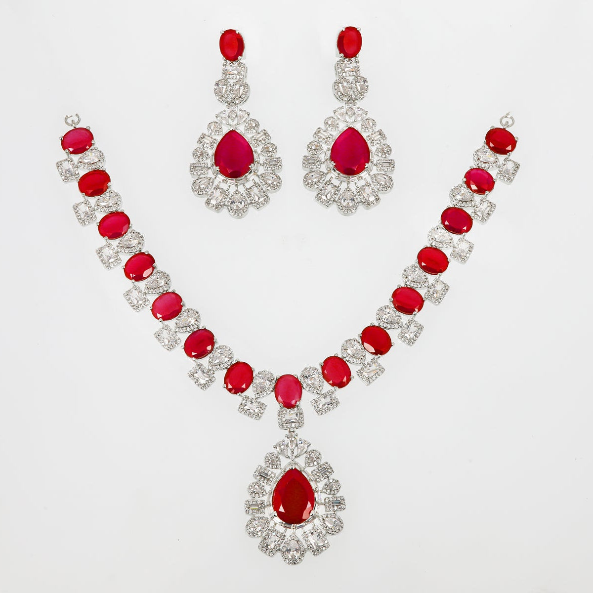 DIAMOND NECKLACE SET