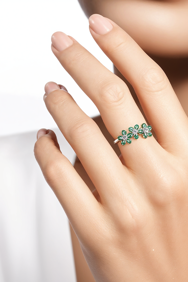 Daisy Emerald Lane 92.5 Sterling Silver Ring