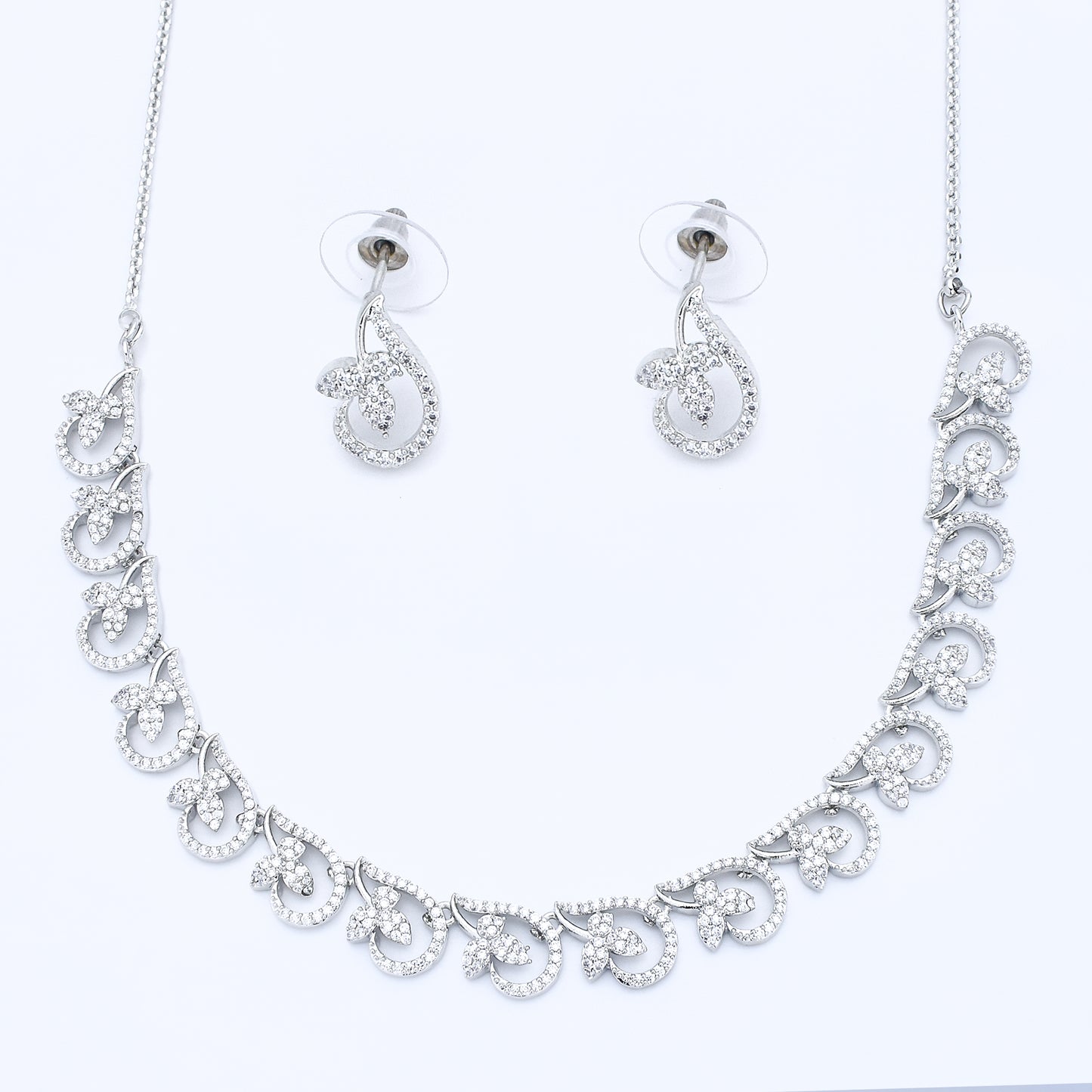 DIAMOND NECKLACE SET