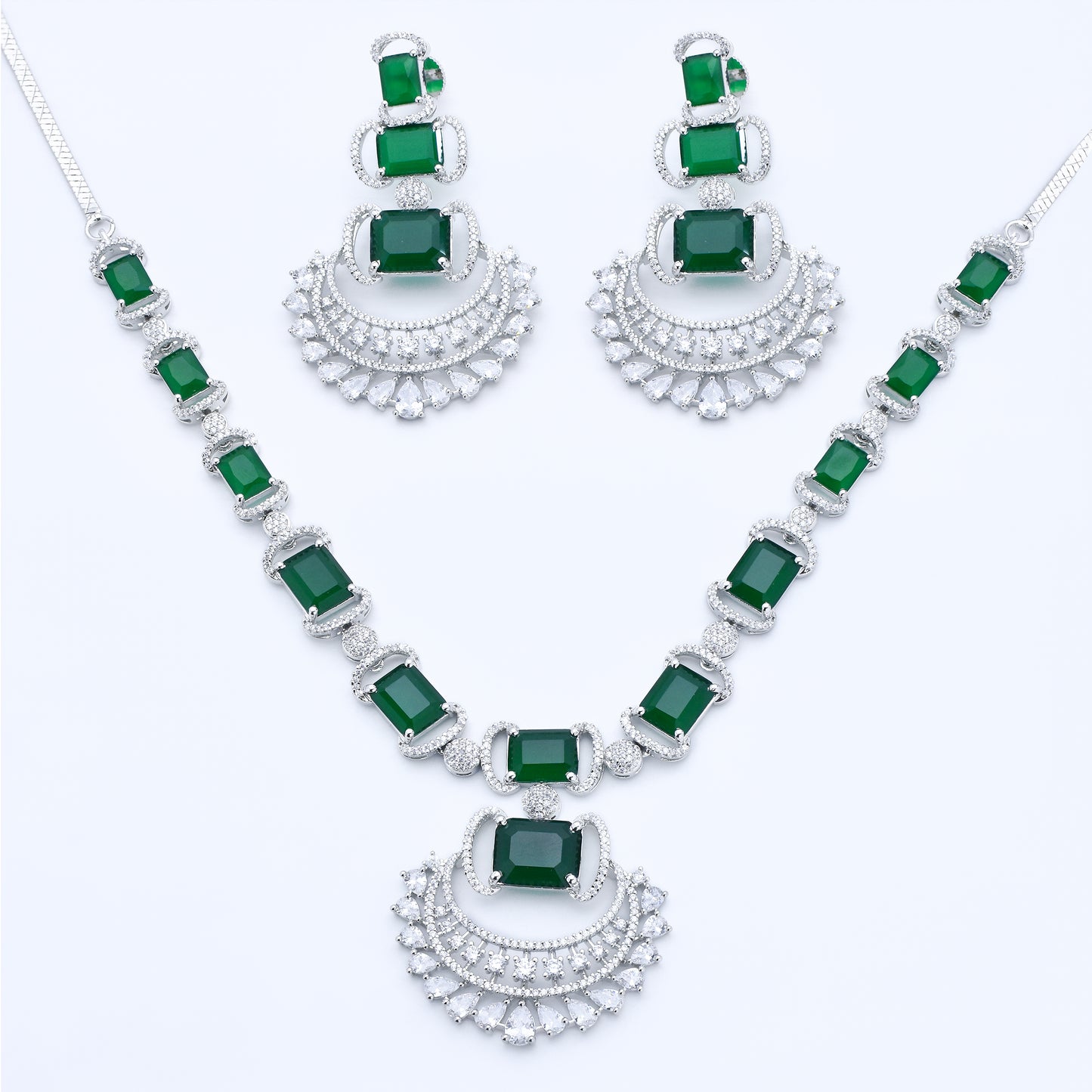 DIAMOND NECKLACE SET