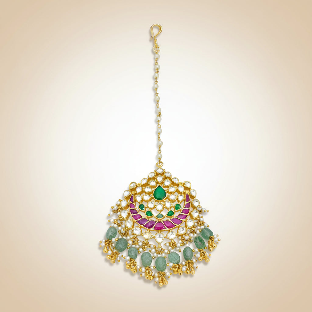 Regal Aura Kundan Maang Tikka