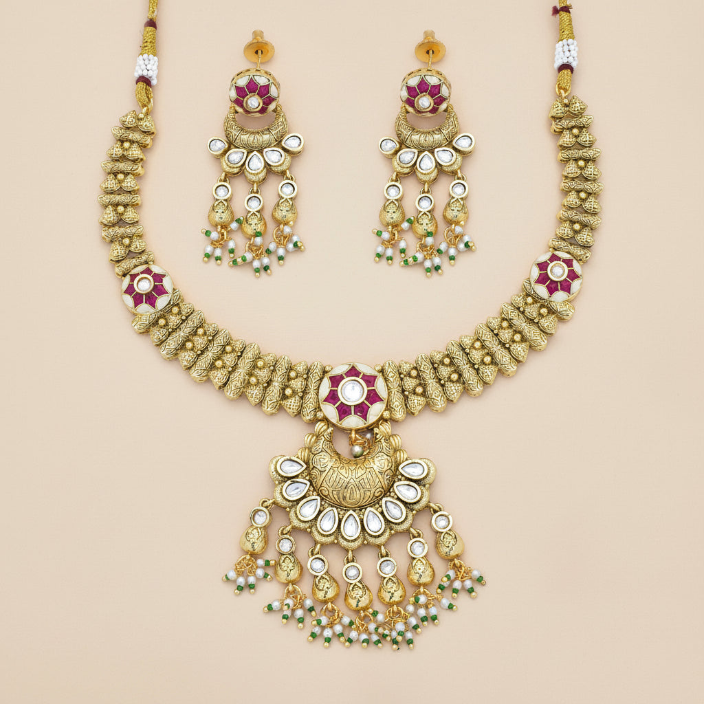 Regal Antique Necklace Set