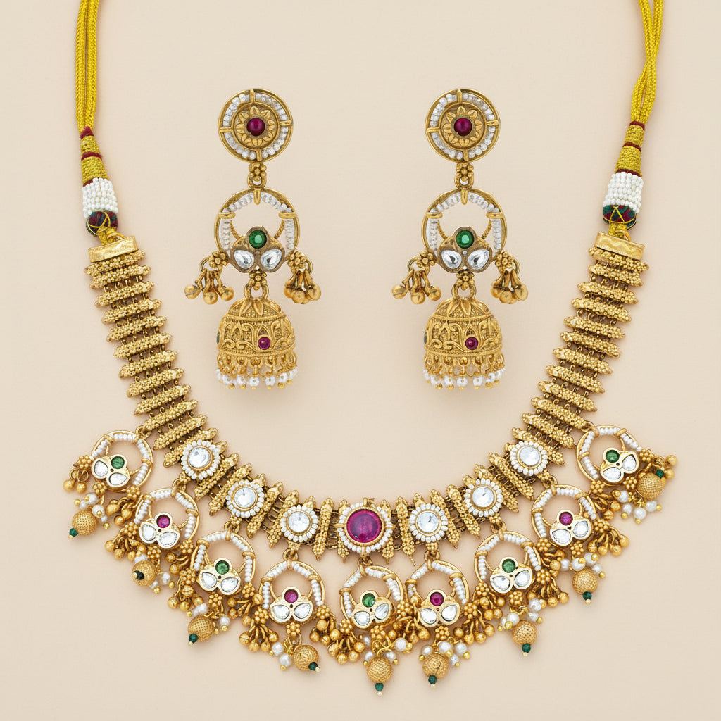 Lustrous Antique Necklace Set