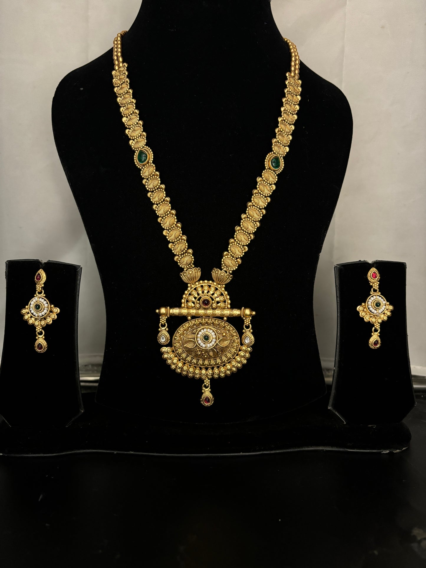 Majestic Antique Long Necklace Set