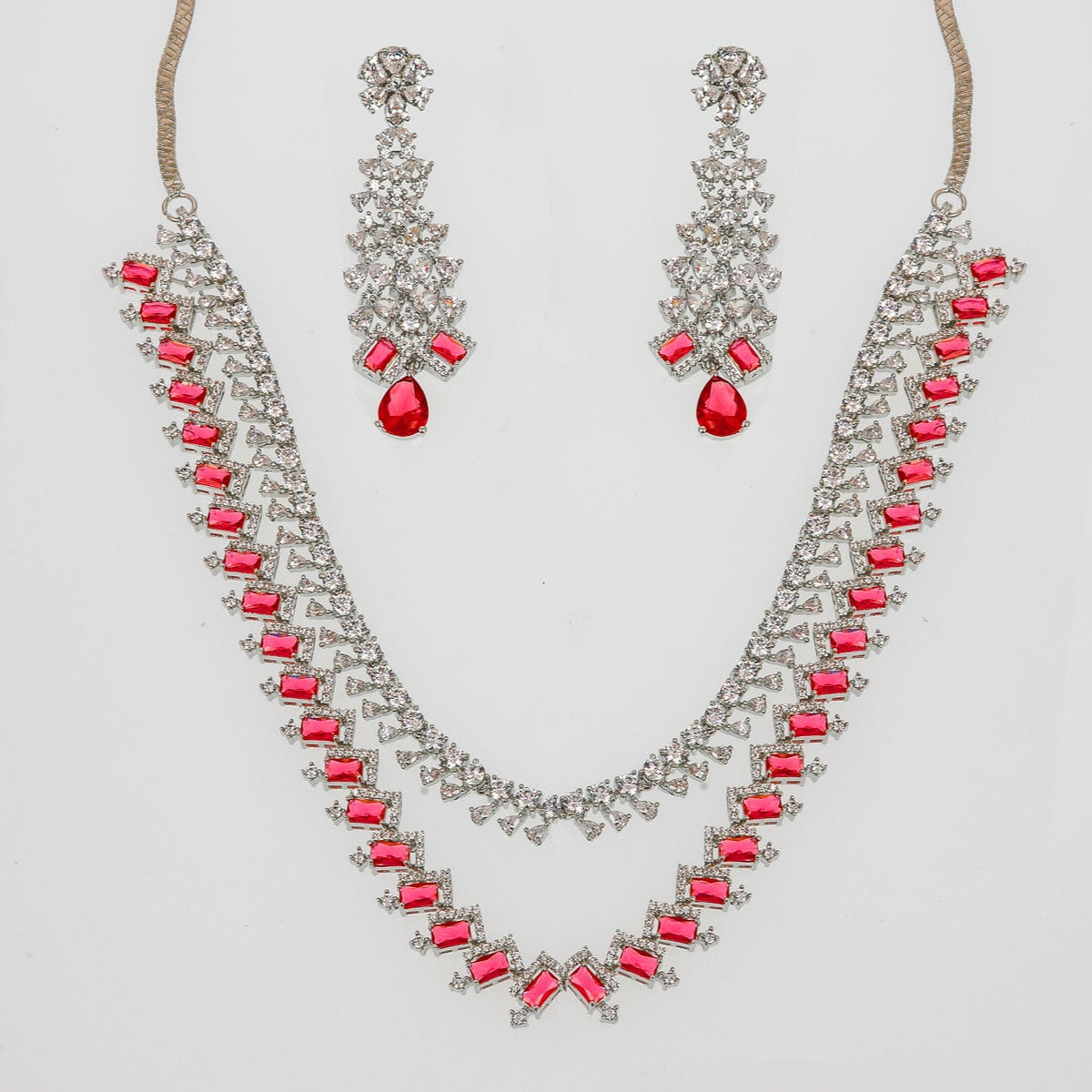 DIAMOND NECKLACE SET