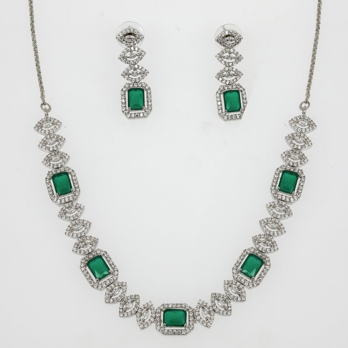 DIAMOND NECKLACE SET