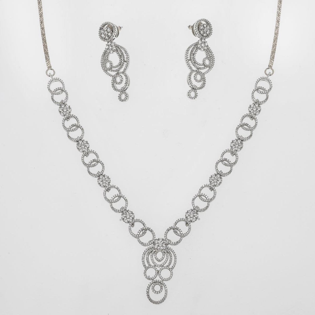 DIAMOND NECKLACE SET