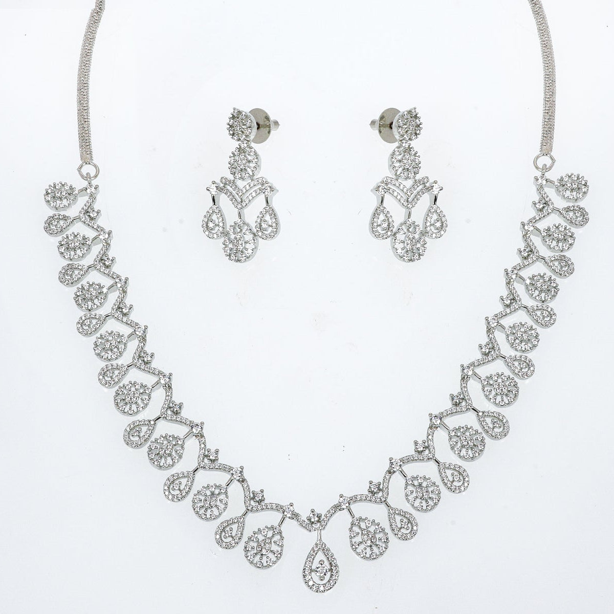 DIAMOND NECKLACE SET