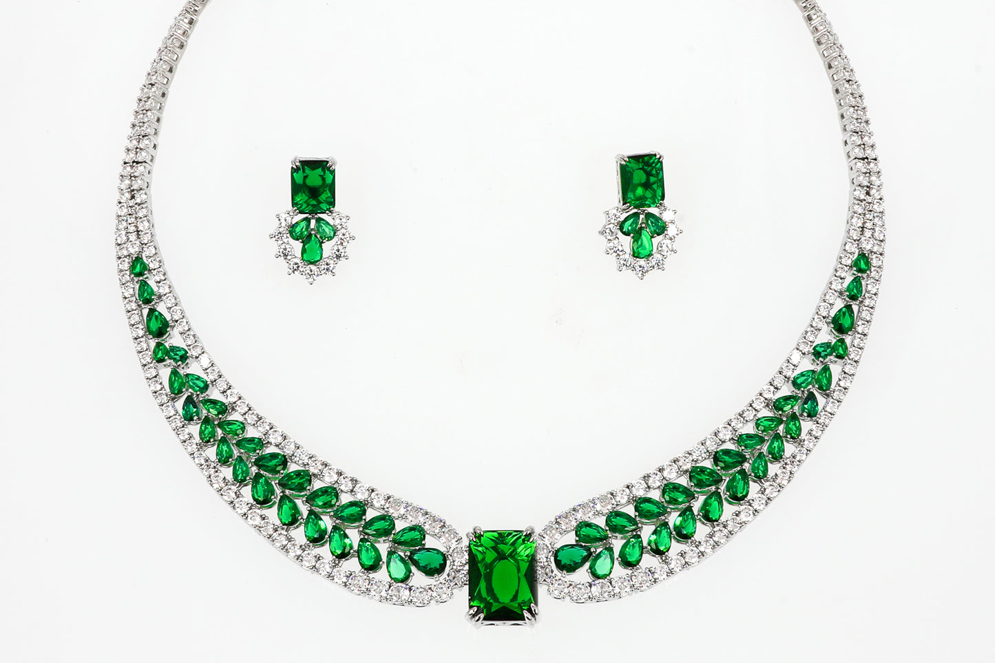 DIAMOND NECKLACE SET