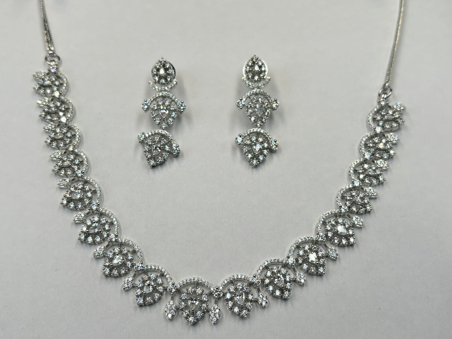 DIAMOND NECKLACE SET