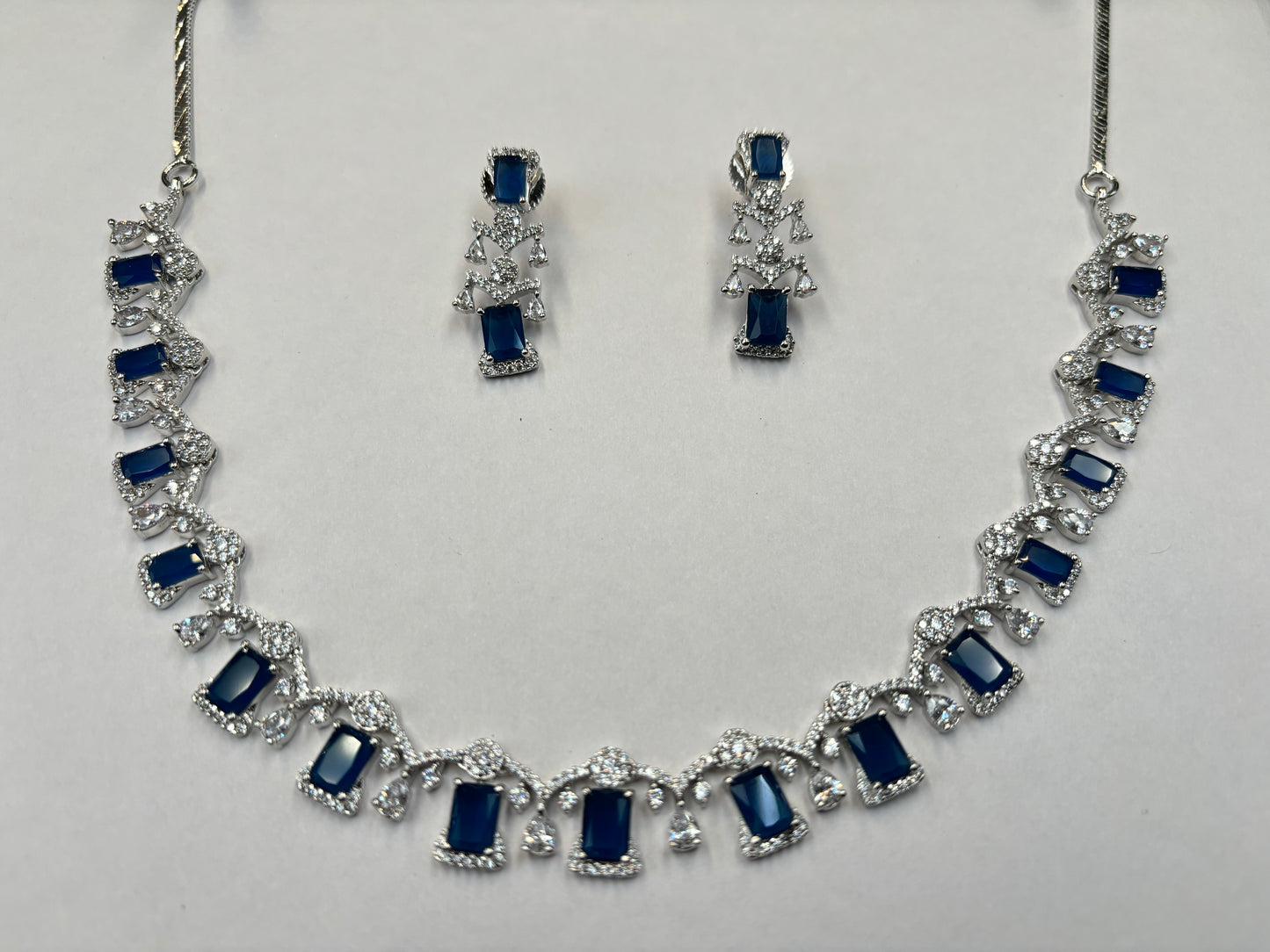 DIAMOND NECKLACE SET