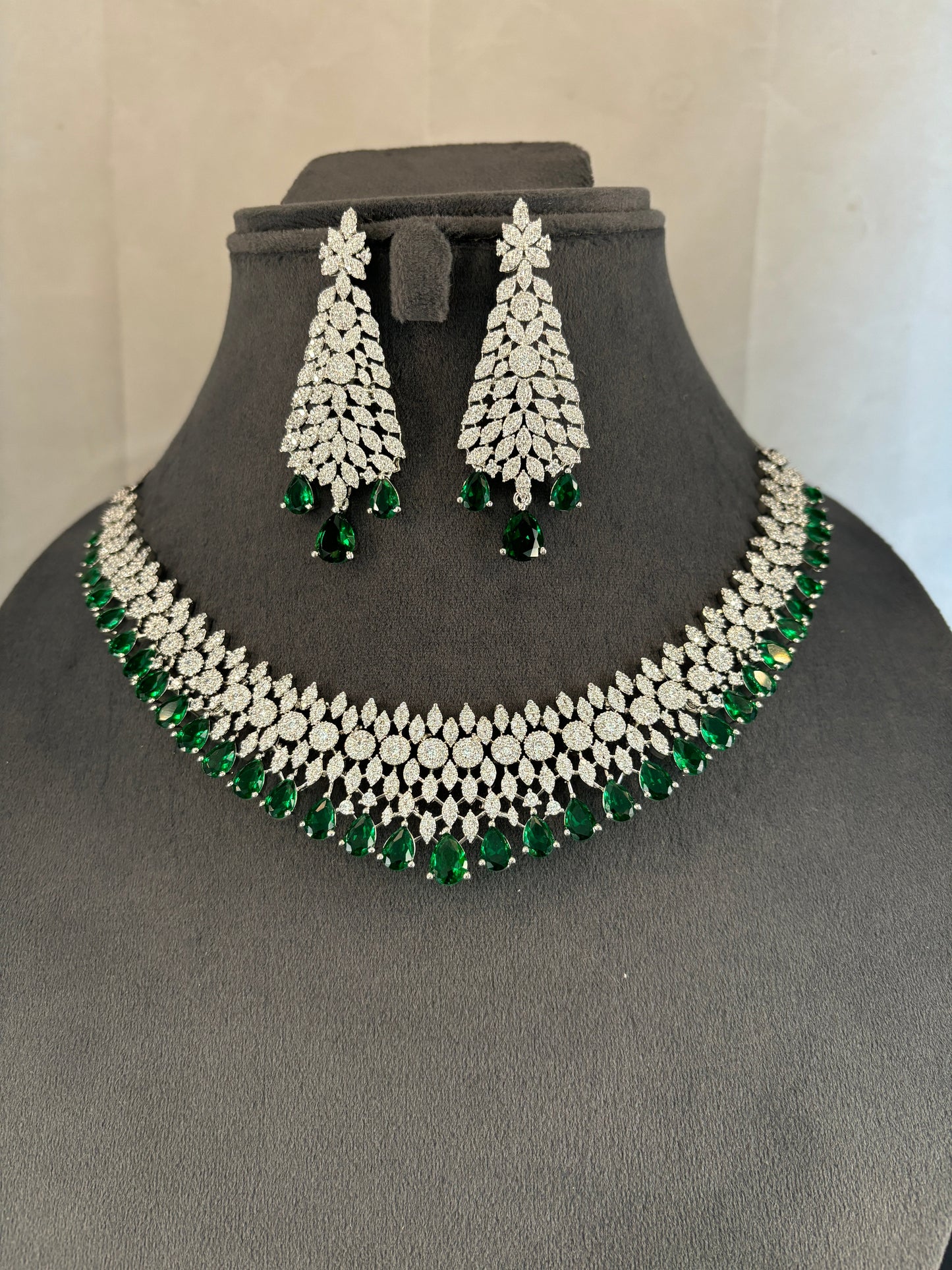 Emerald and Diamond Necklace Set