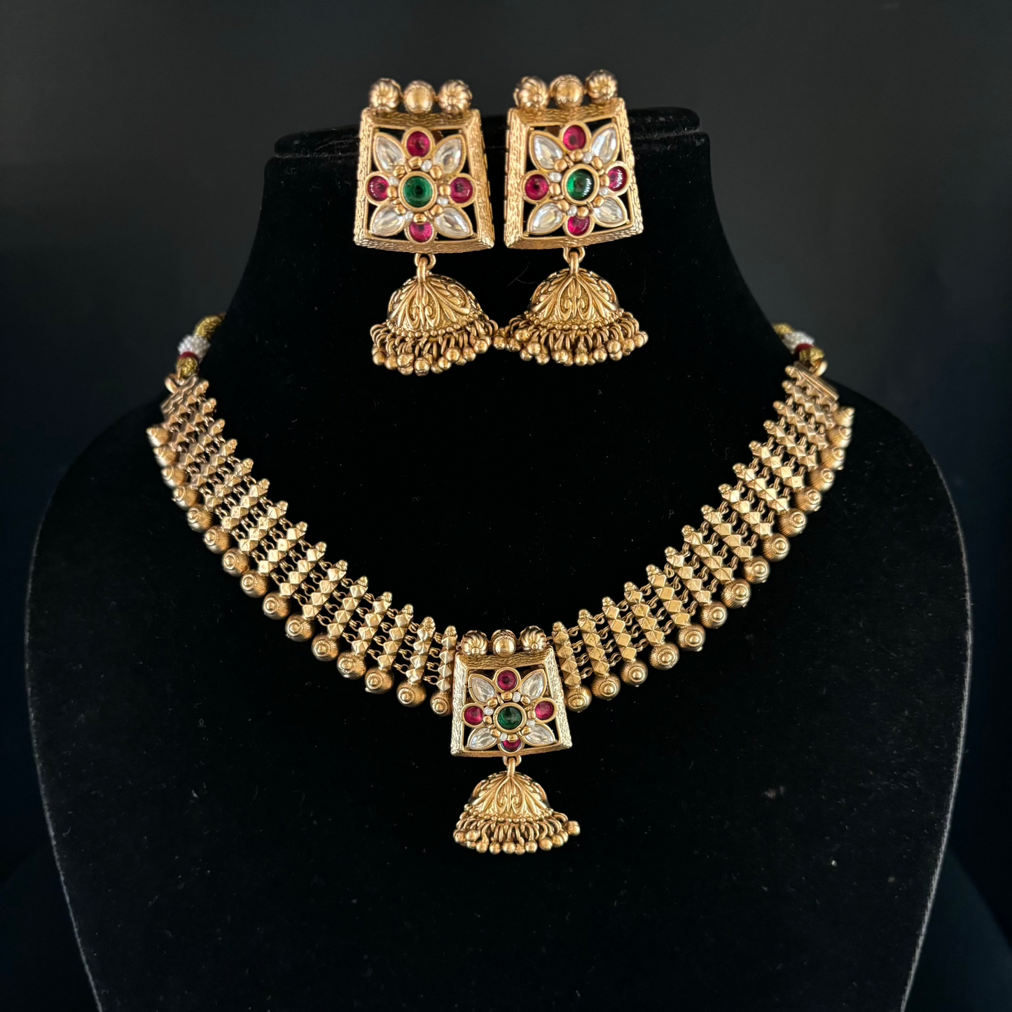 Elegant Antique Gold Necklace Set