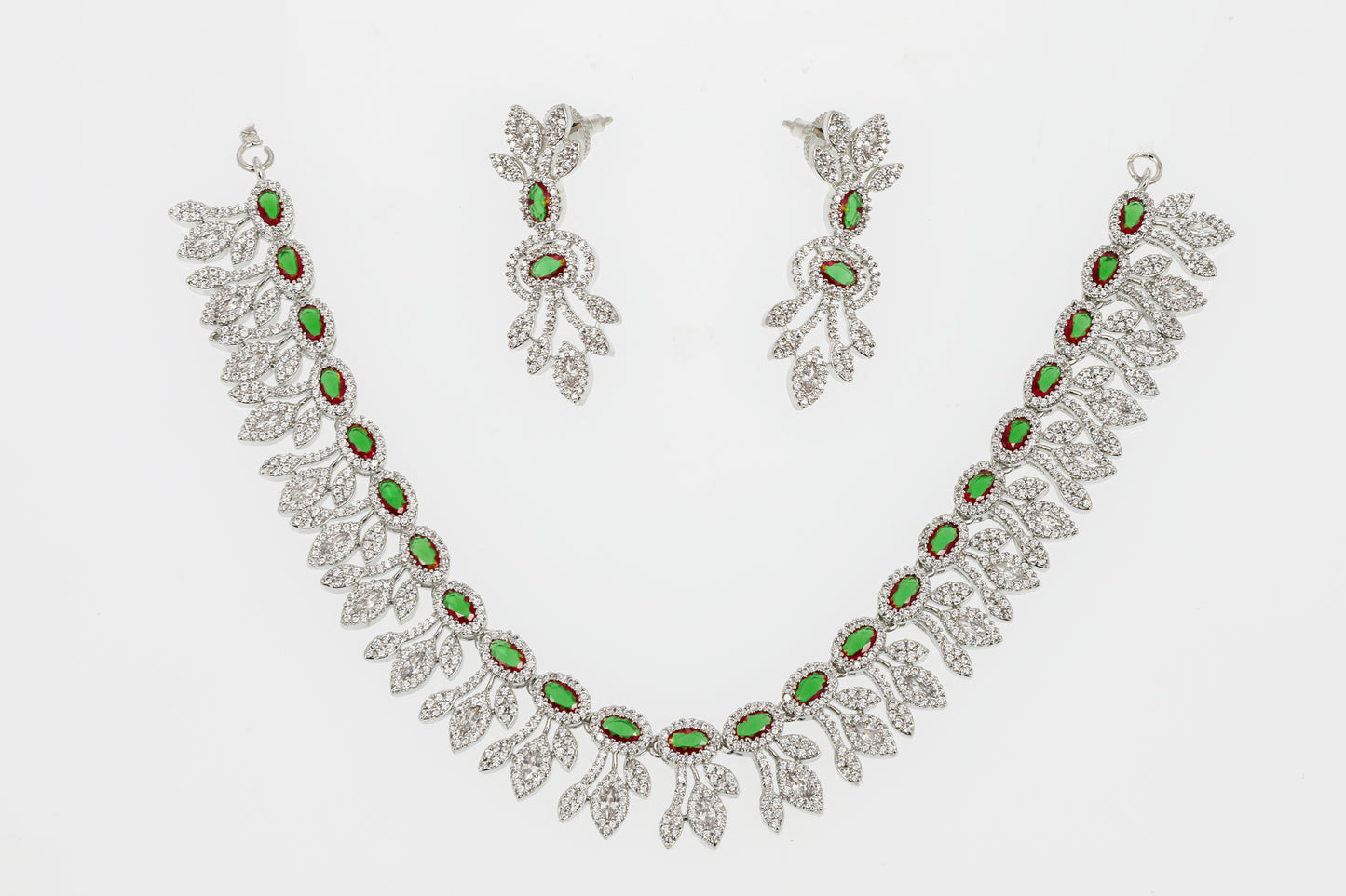 DIAMOND NECKLACE SET