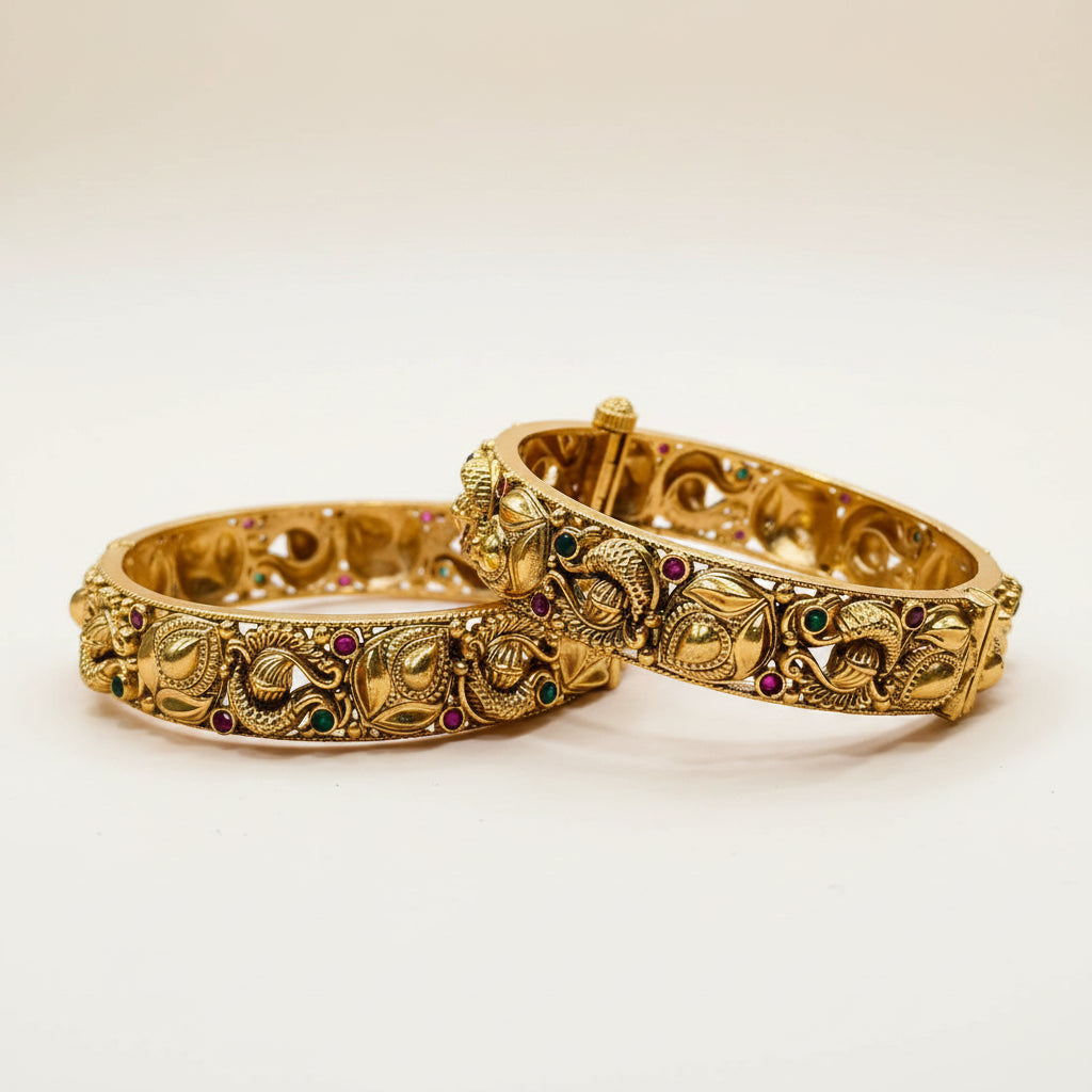ANTIQUE BANGLE