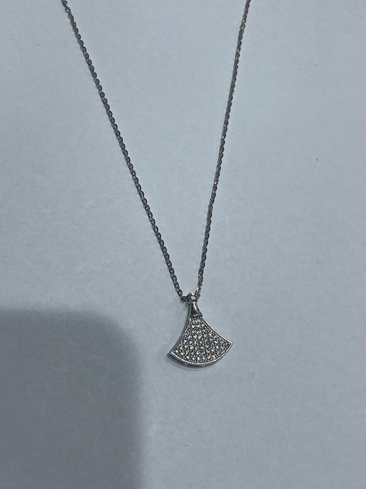 silver chain pendent
