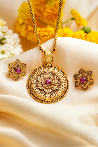 Regal Lotus Gold Necklace Set