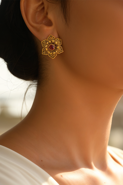 Regal Lotus Gold Necklace Set