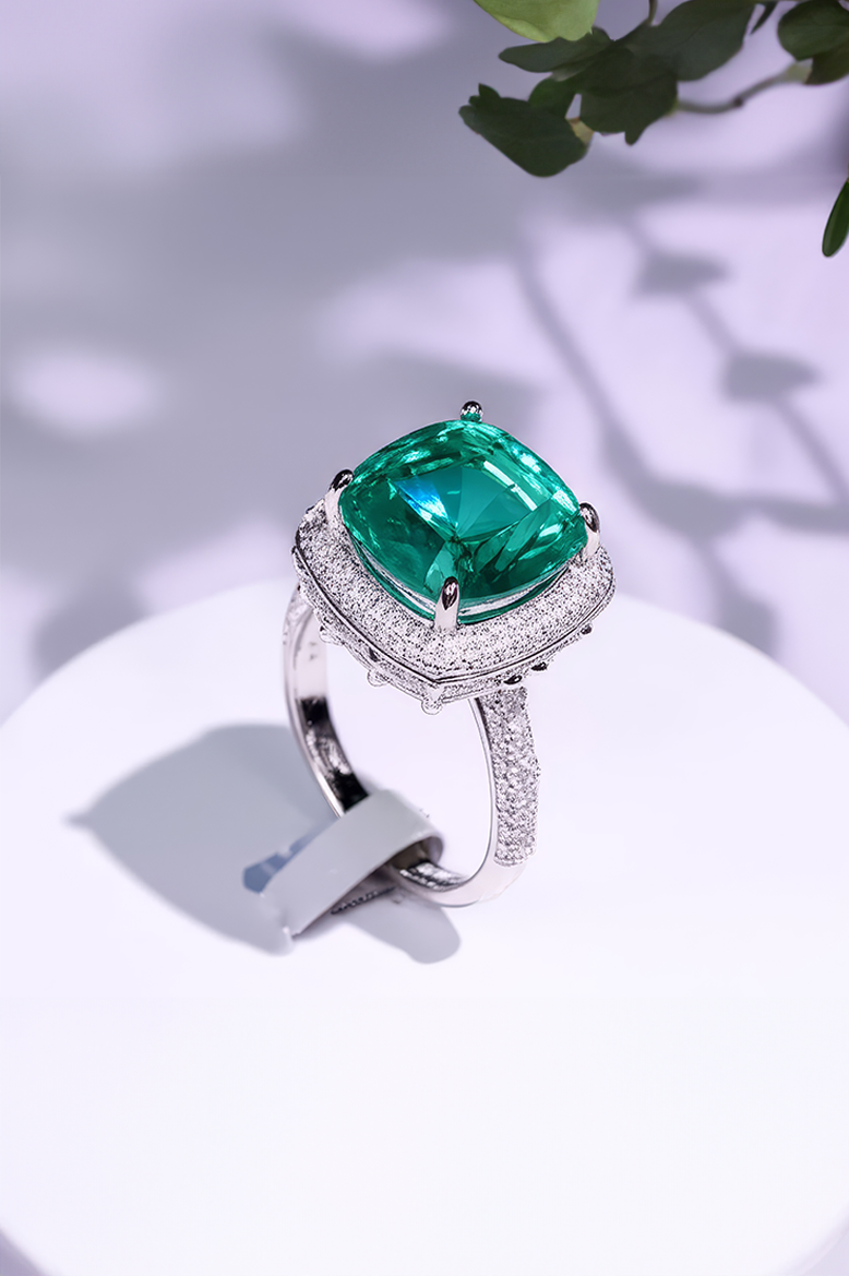 Queen’s Heir Emerald 92.5 Sterling Silver Ring