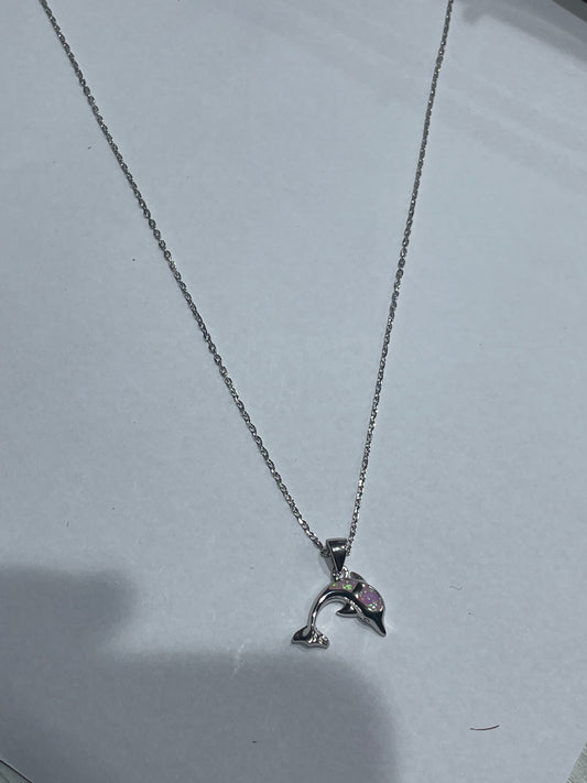 silver chain pendent