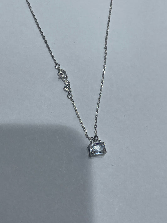 silver chain pendent