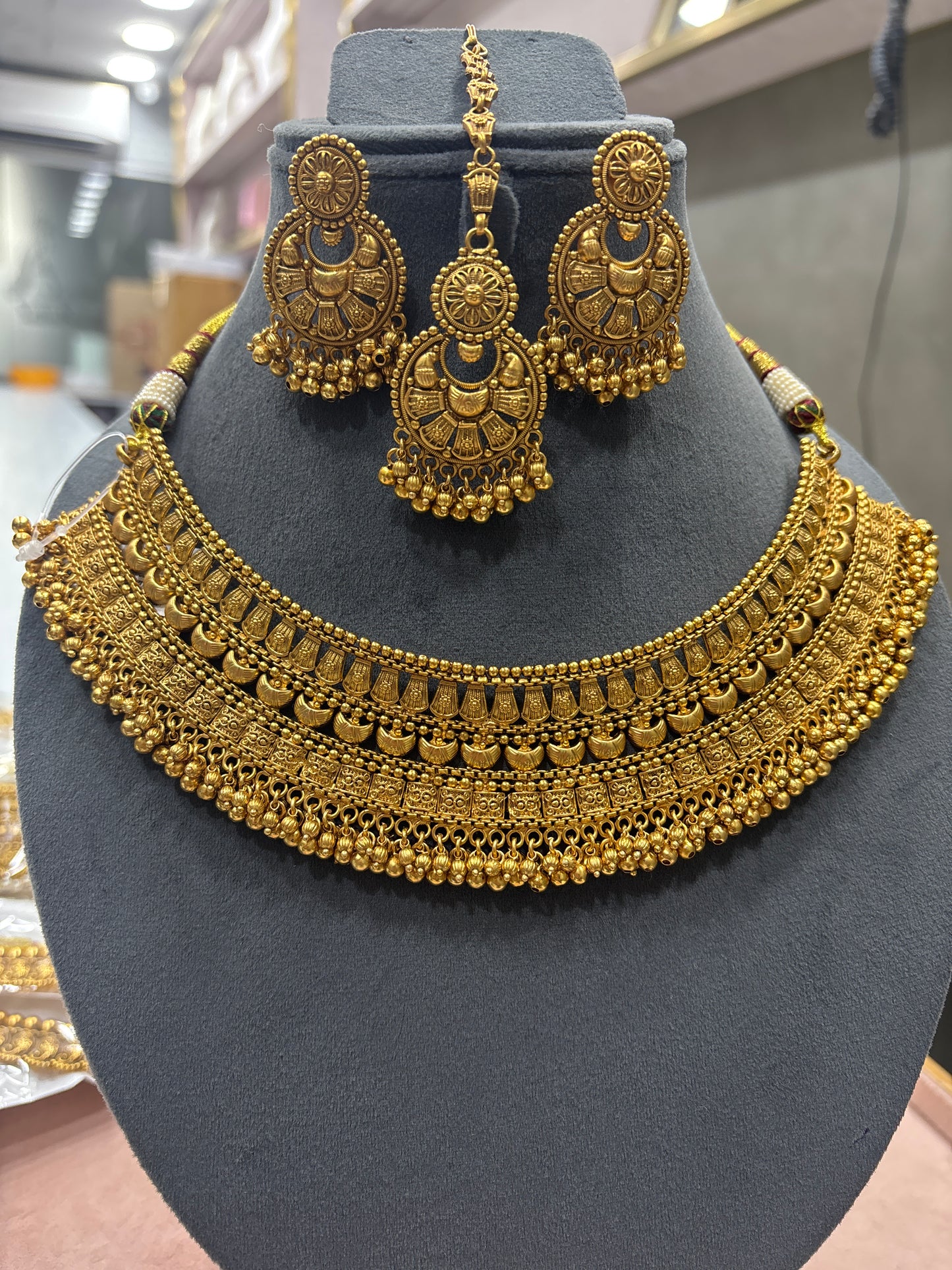 Antique Choker Set