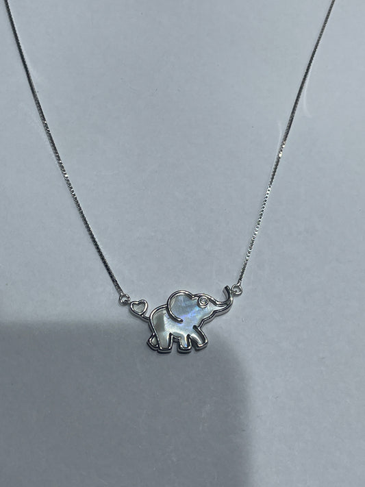 silver chain pendent