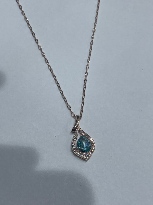 silver chain pendent