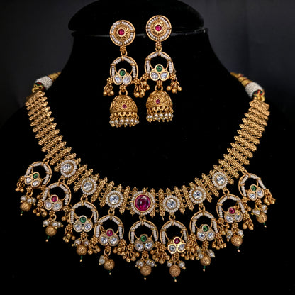 Lustrous Antique Necklace Set