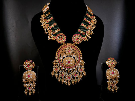 Heritage Necklace Set