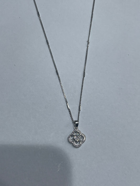 silver chain pendent
