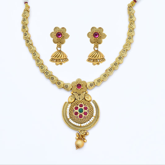 Graceful Antique Gold Necklace Set