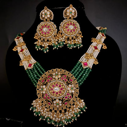 Heritage Necklace Set