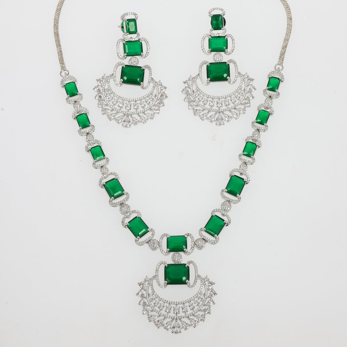 DIAMOND NECKLACE SET
