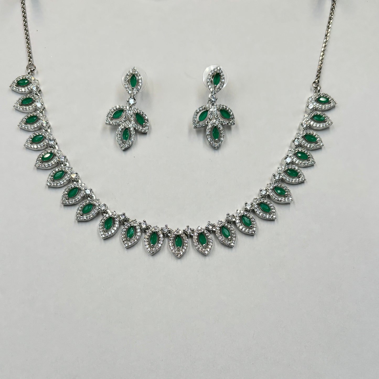DIAMOND NECKLACE SET