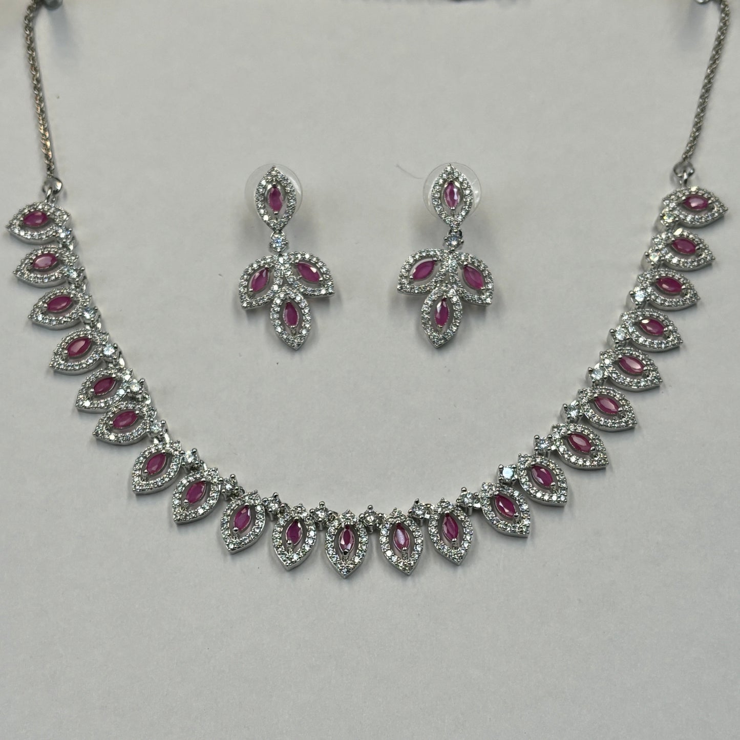DIAMOND NECKLACE SET