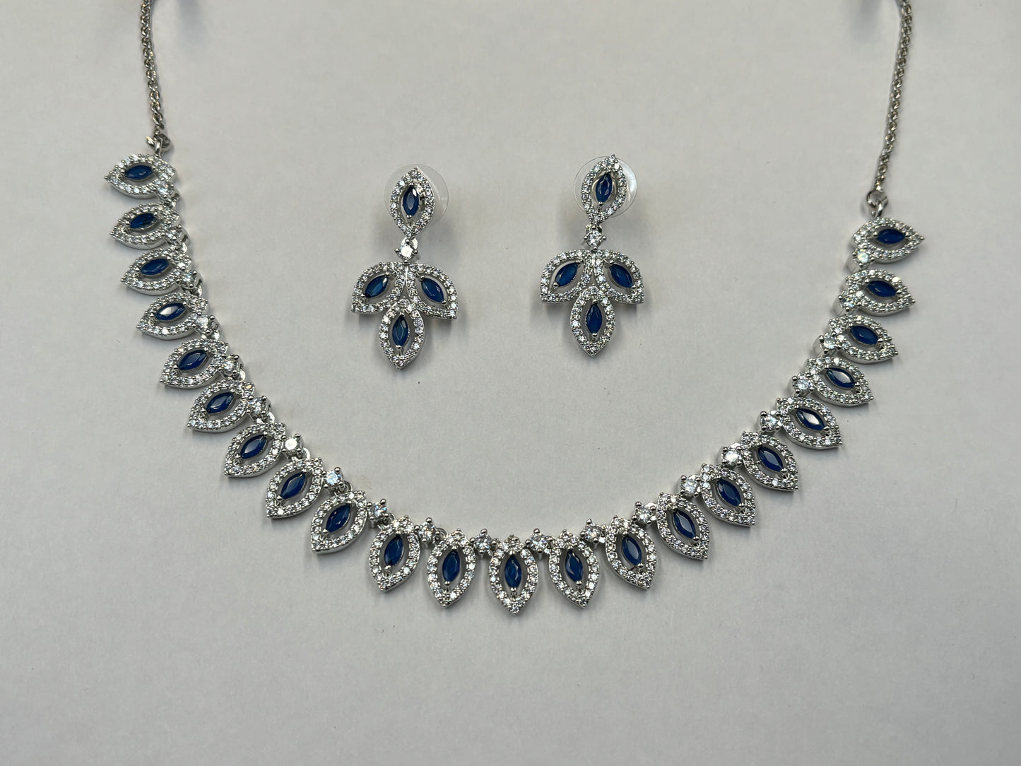 DIAMOND NECKLACE SET