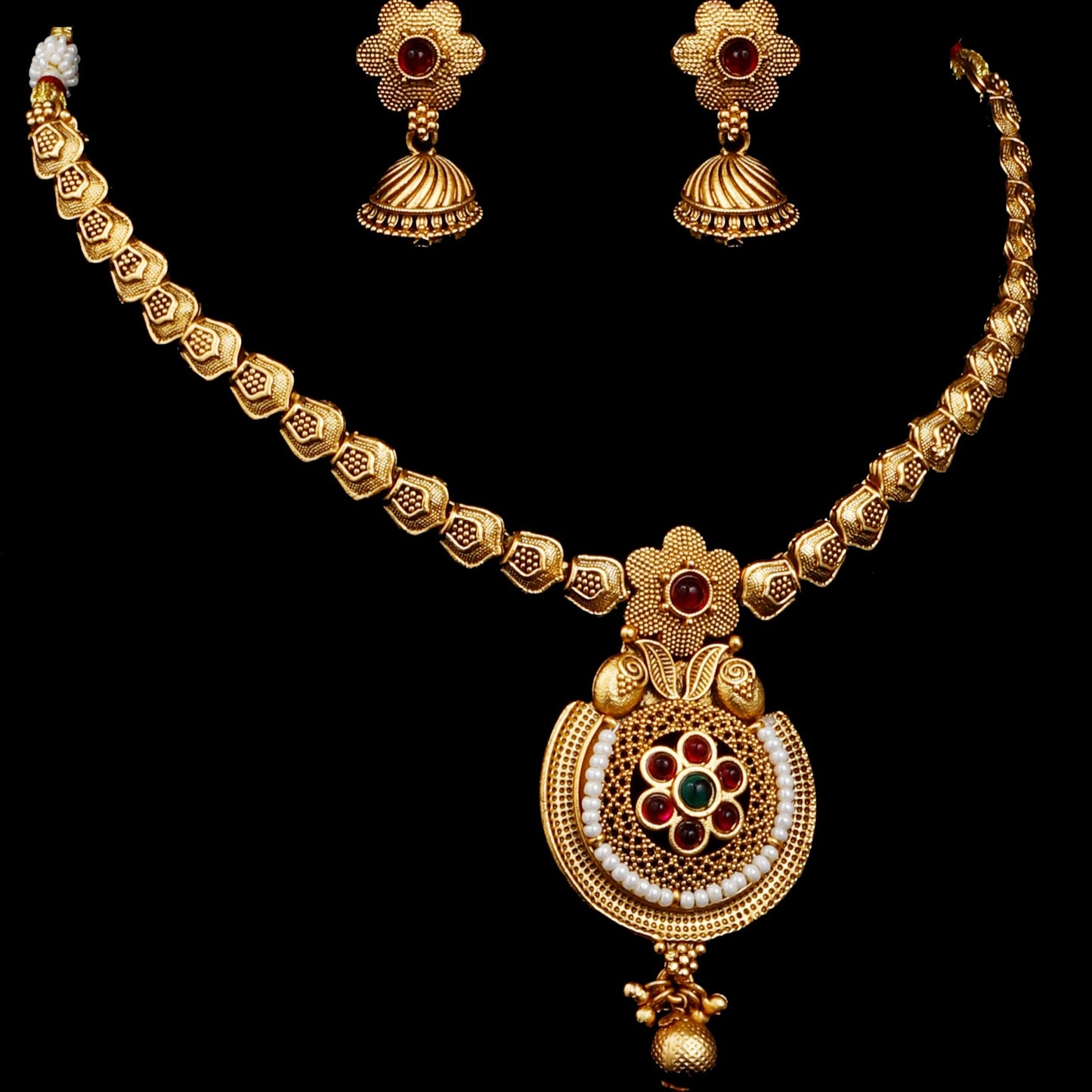 Graceful Antique Gold Necklace Set