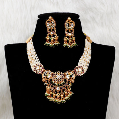 Elegant White and Gold Beaded Necklace