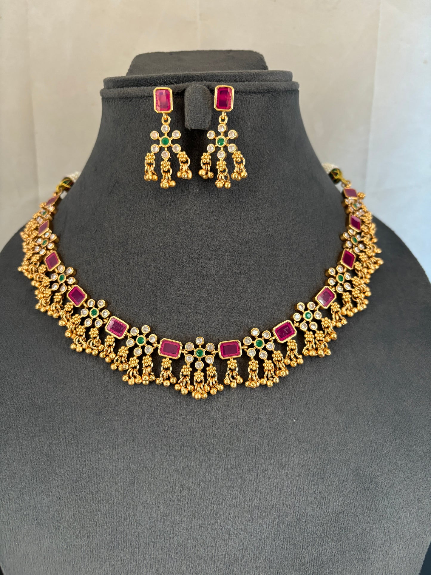 kemp Necklace with gold beads